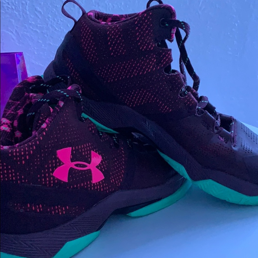 Steph Curry’s Under Armour Basketball/ Casual Shoe